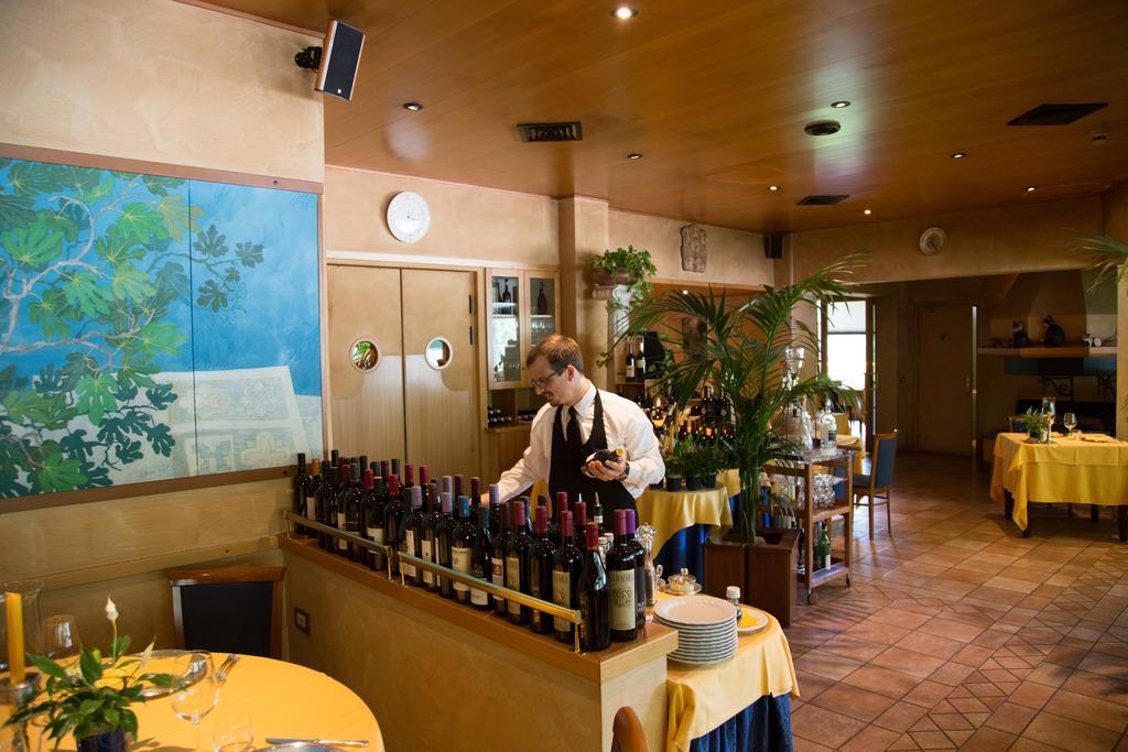 Hotel Carnia Venzone Exterior photo